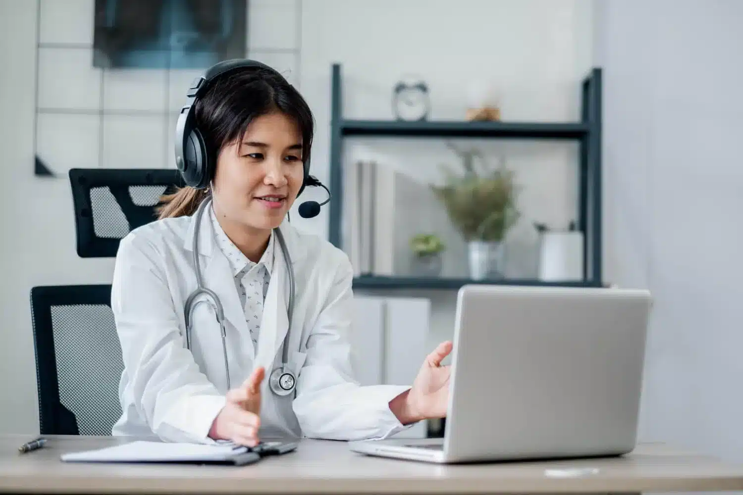 healthcare virtual assistant